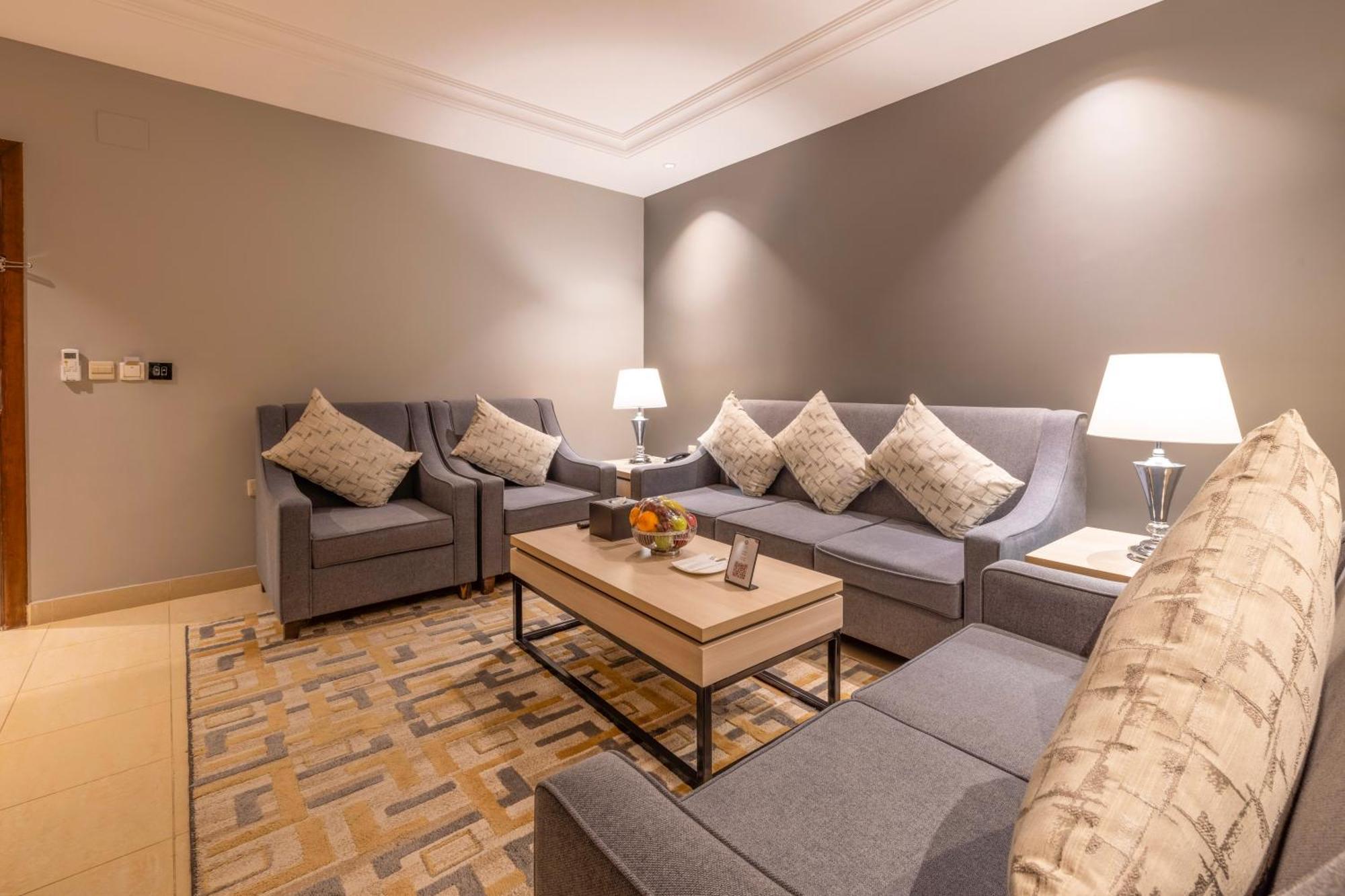 Enala Hotel Apartments- Tabuk Zewnętrze zdjęcie